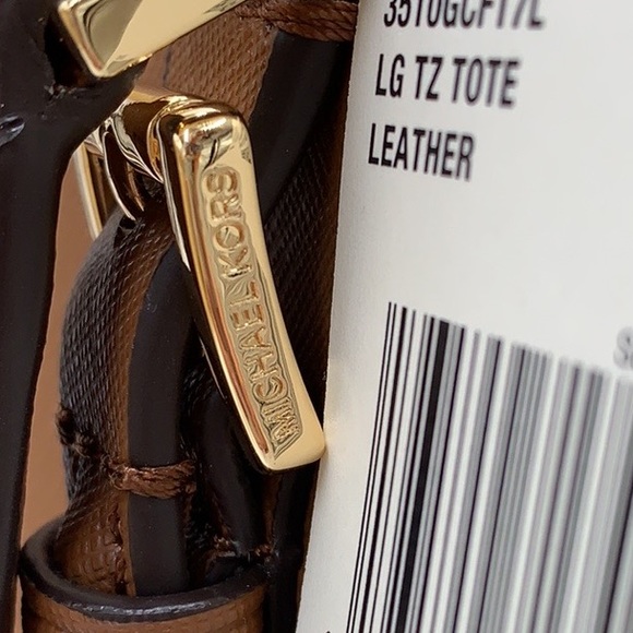 MICHAEL KORS Charlotte Large Leather Top-Zip Tote - Picture 15 of 16